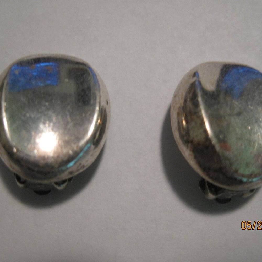 Silver clip on earings